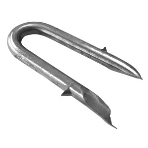 BARBED STAPLES GALV 20kg TUB 40x4.00